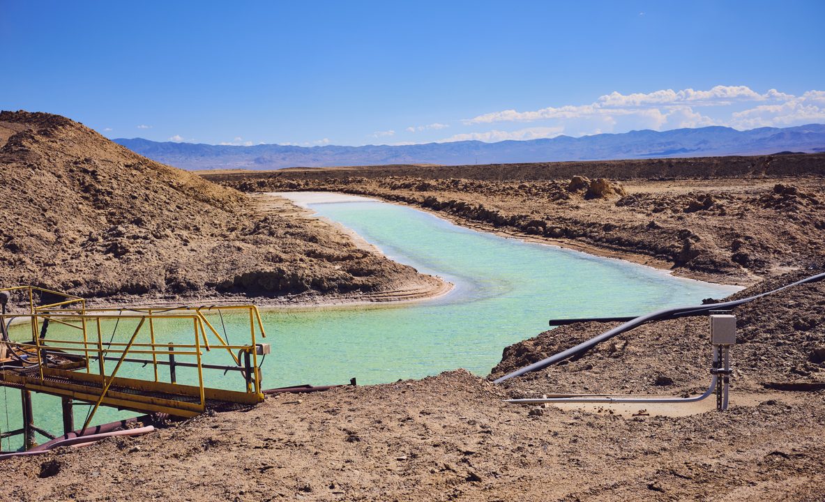 Bassin d'eau salée pour l'extraction du carbonate de silicium