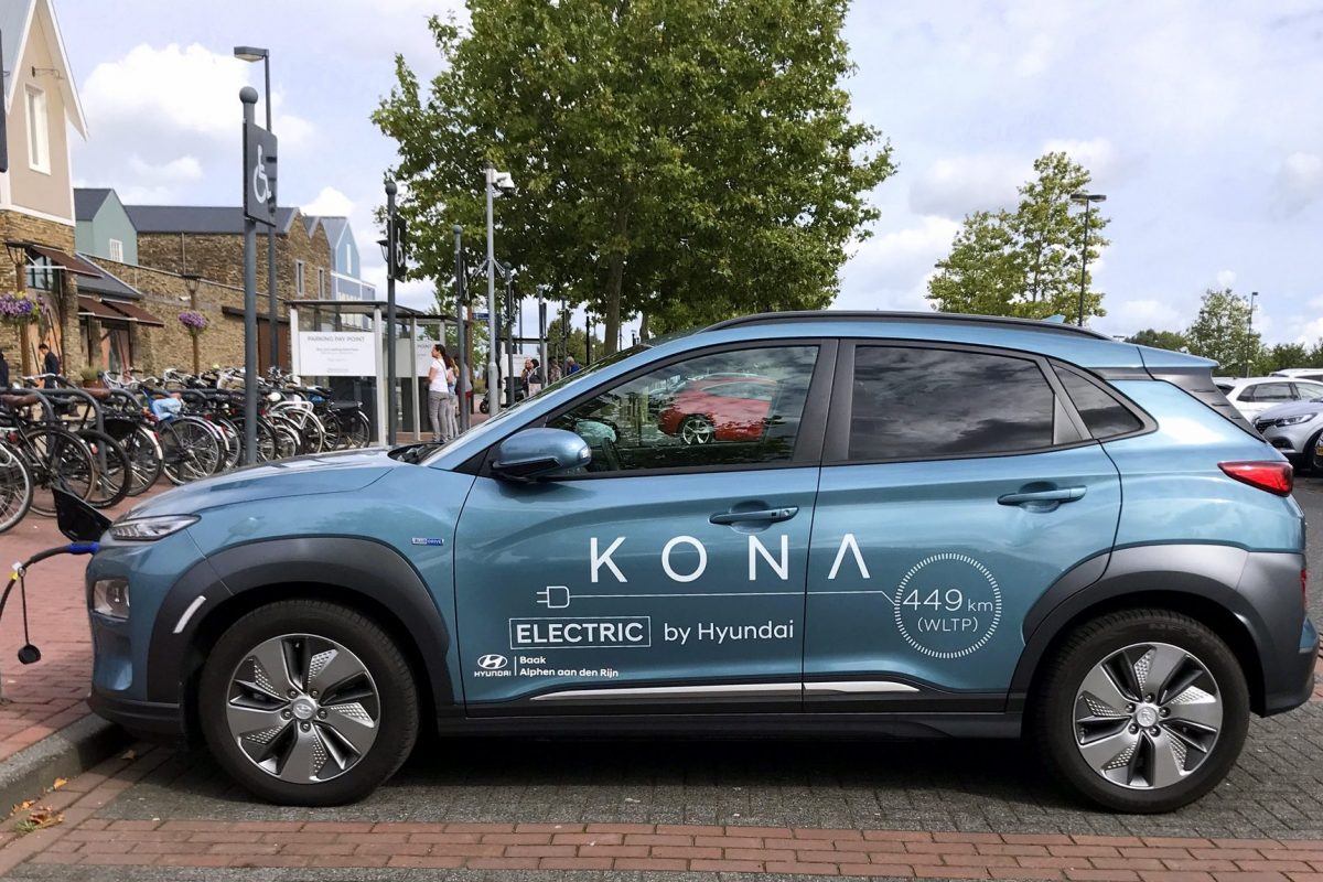 Hyundai KONA Electric en cours de chargement.